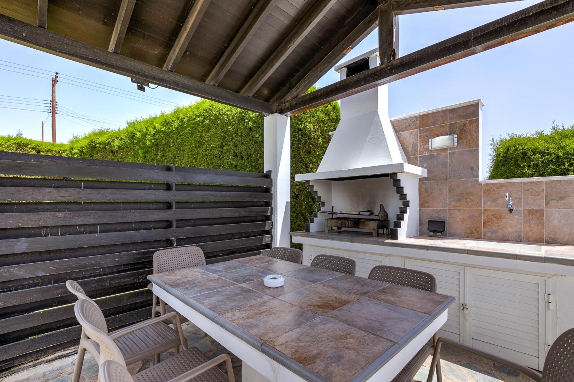 Platzia Beach Villas Paphos Exterior photo